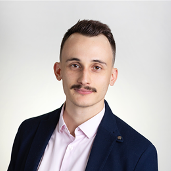 Elliot Mari