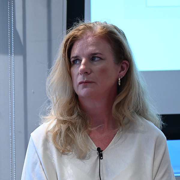 Julie Gordon